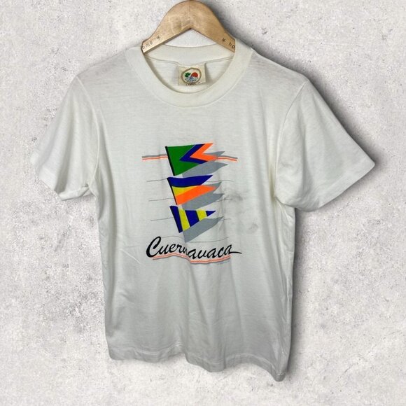 Vintage 1987 T-Shirt White Cuernavaca Tee Mexico Short Sleeve Crew Single Stitch - Picture 1 of 14